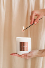 Load image into Gallery viewer, BRUSSELS luxury scented Candle - AmakinStore
